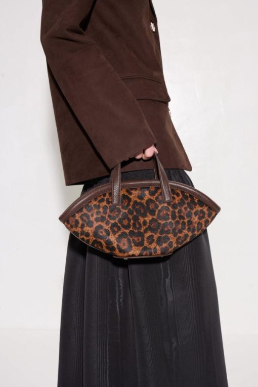Monochromemuse.shop1903721ddd 2