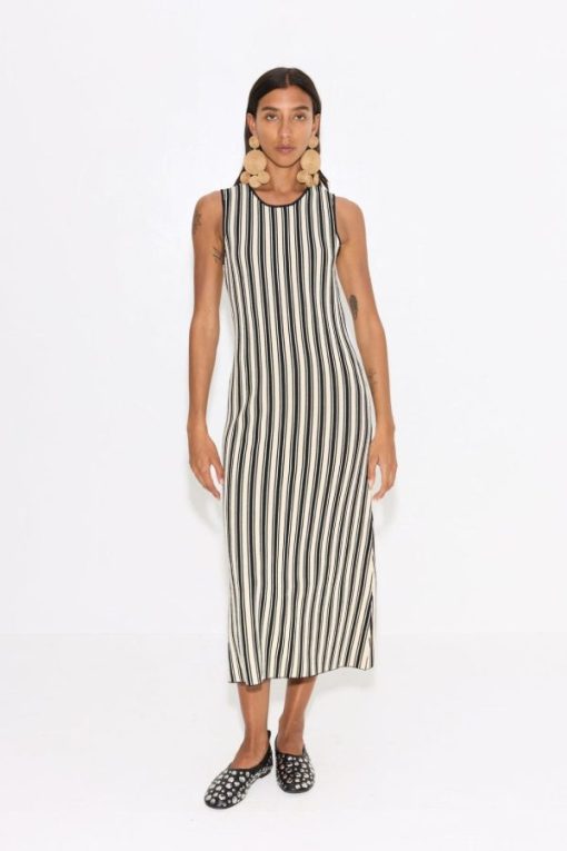 Monochromemuse.shop650e10c48c 5