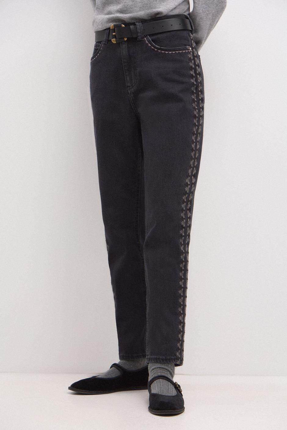 Monochromemuse.shop4ba70469b6 3