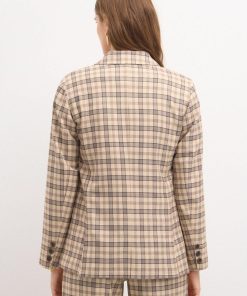 Monochromemuse.shop5516f5cdea 4