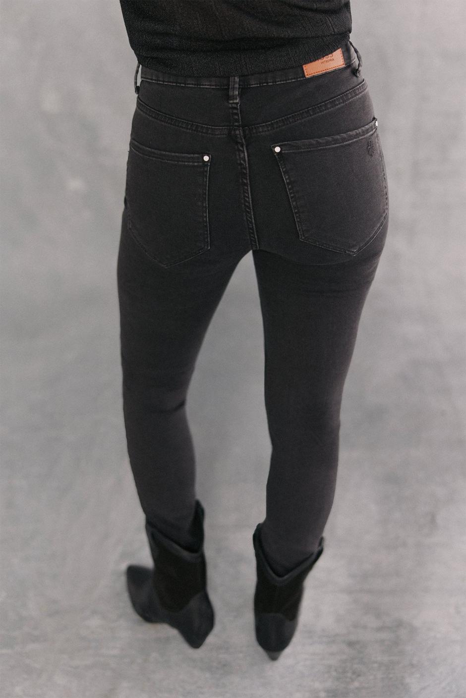 Monochromemuse.shop630c01e962 4