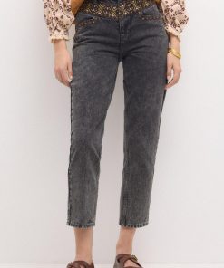 Monochromemuse.shop9b7fa4a30b 2