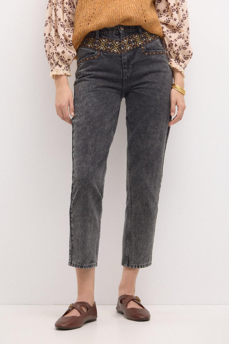 Monochromemuse.shop9b7fa4a30b 2