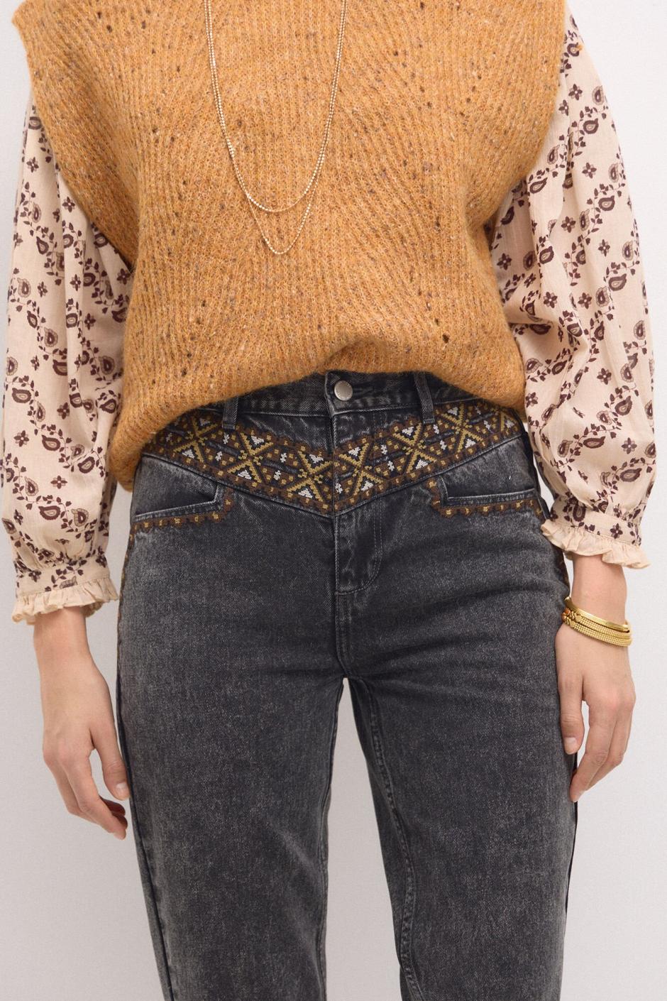 Monochromemuse.shop9b7fa4a30b 3