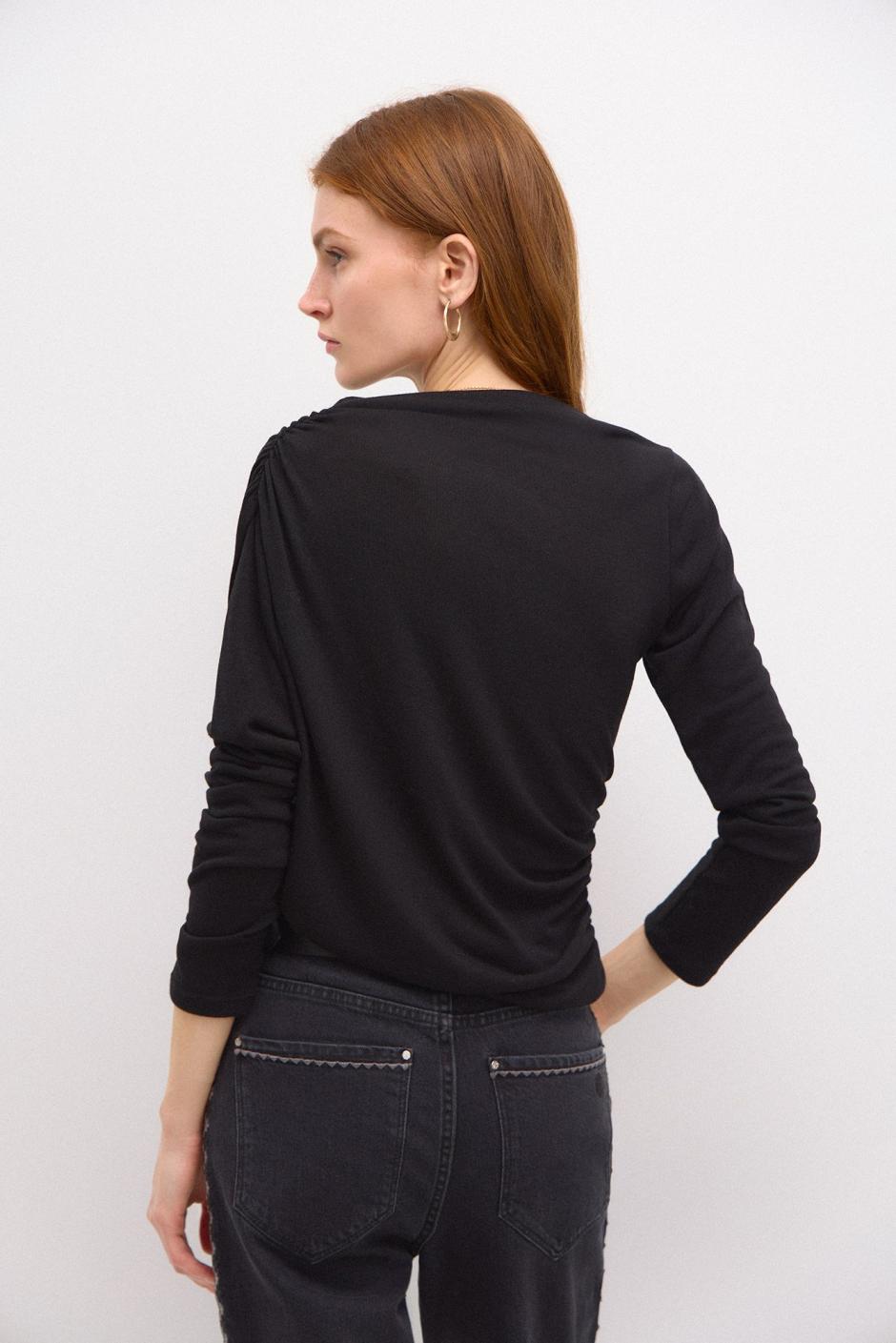 Monochromemuse.shopb854f287bc 4